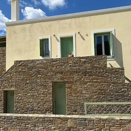 Beachfront House 度假居